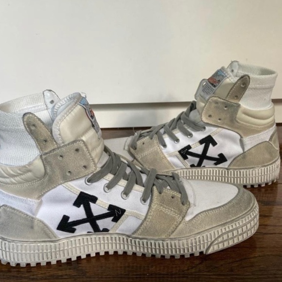 Off White Men's Size 9 high tops